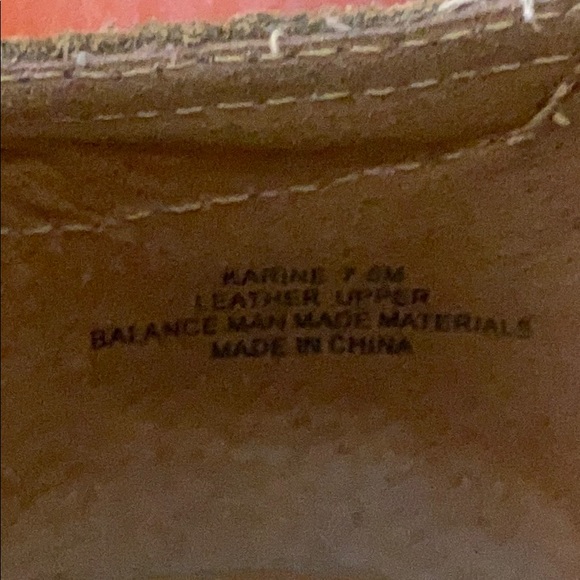 Nicole size 7 1/2 khaki suede shoes & blue soles - Picture 6 of 6